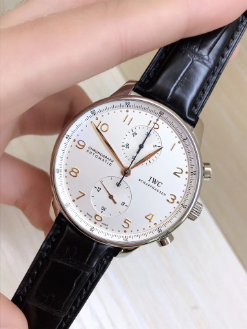 万国二手手表iw371445回收价格,上海95新万国二手能卖多少钱?