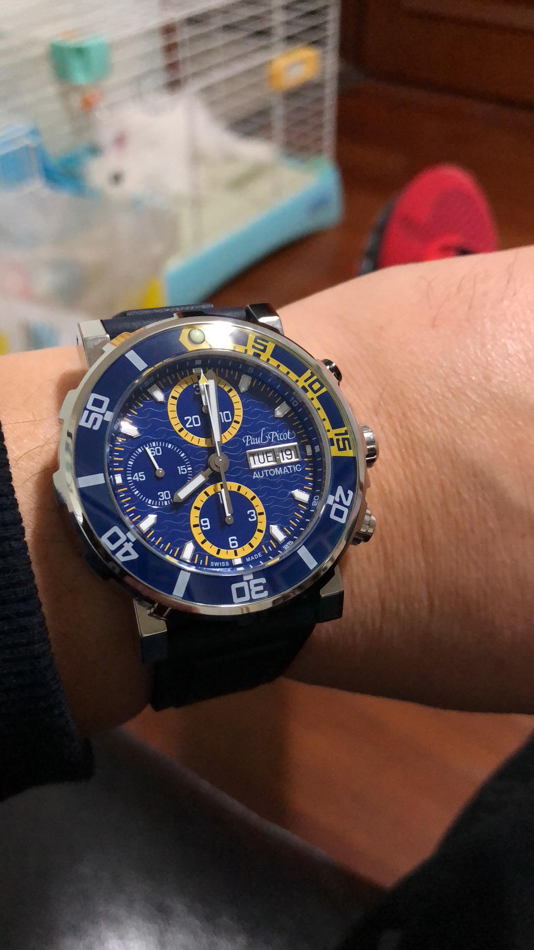 钻石会员 表收到了非常漂亮蓝色表盘酷炫超好看,下次购物再来万表.