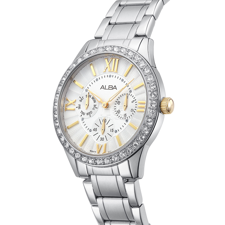 表冠 立体纹银色表冠,防滑设计精致耐磨,轮廓层次分明,彰显高贵血统