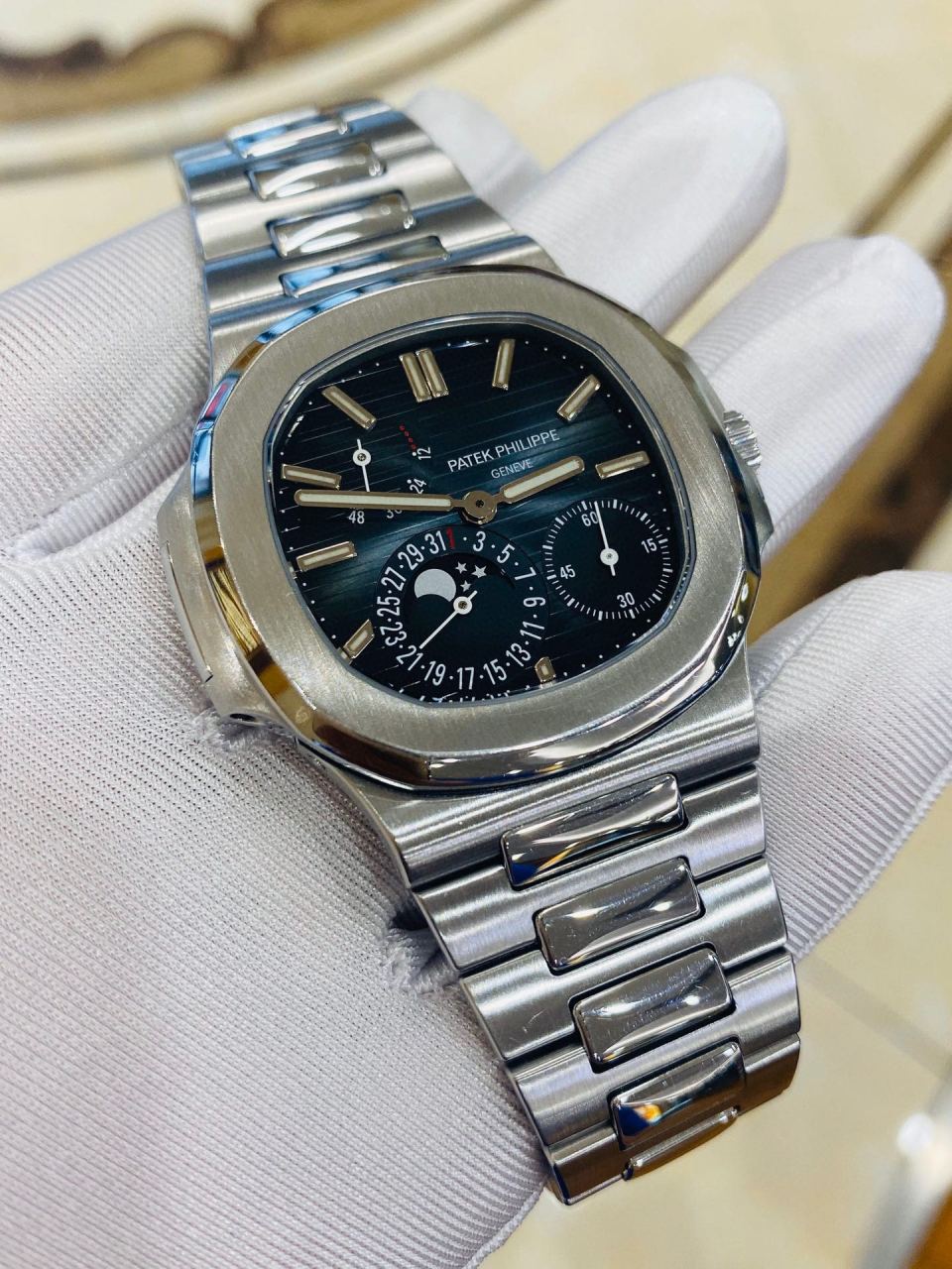 图文详情w,2018年全套,最炙手可热的pp之一 百达翡丽鹦鹉螺5712a渐变