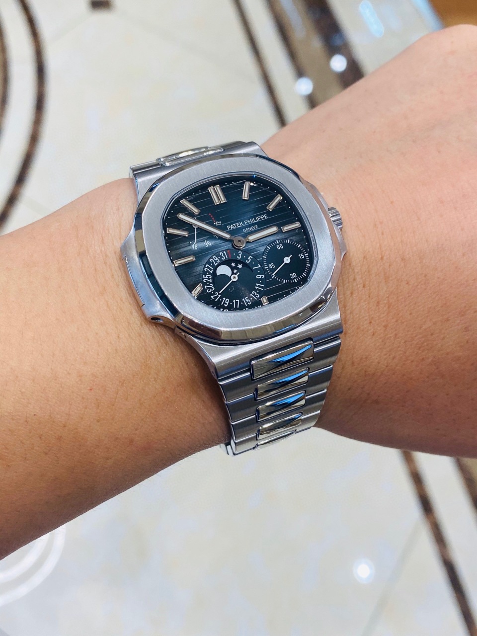 图文详情w,2018年全套,最炙手可热的pp之一 百达翡丽鹦鹉螺5712a渐变