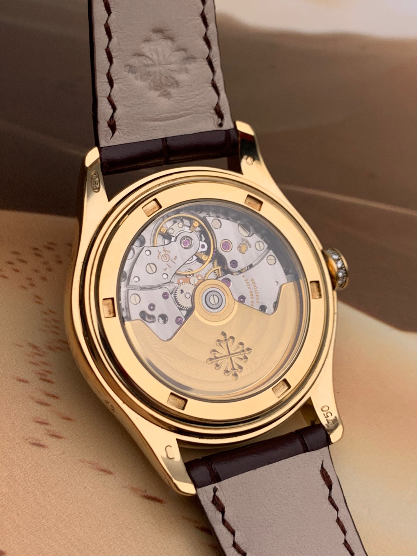 二手95新百达翡丽4936j-001手表价格,值多少钱?