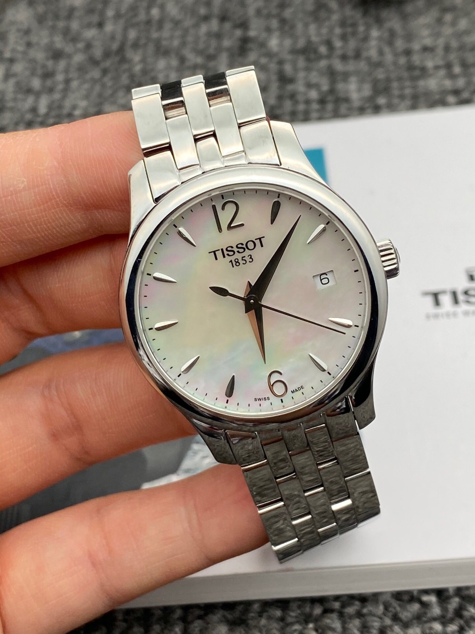 二手90新天梭t063210a手表价格,值多少钱?
