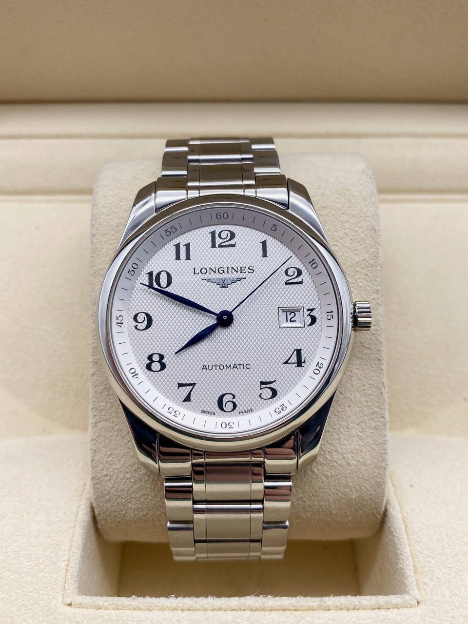 二手95新浪琴l2.793.4.78.6手表价格,值多少钱?