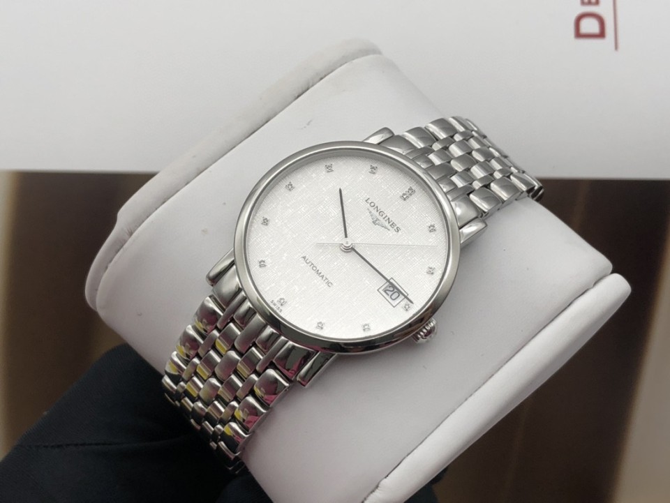 二手95新浪琴l4.809.4.77.6手表价格,值多少钱?