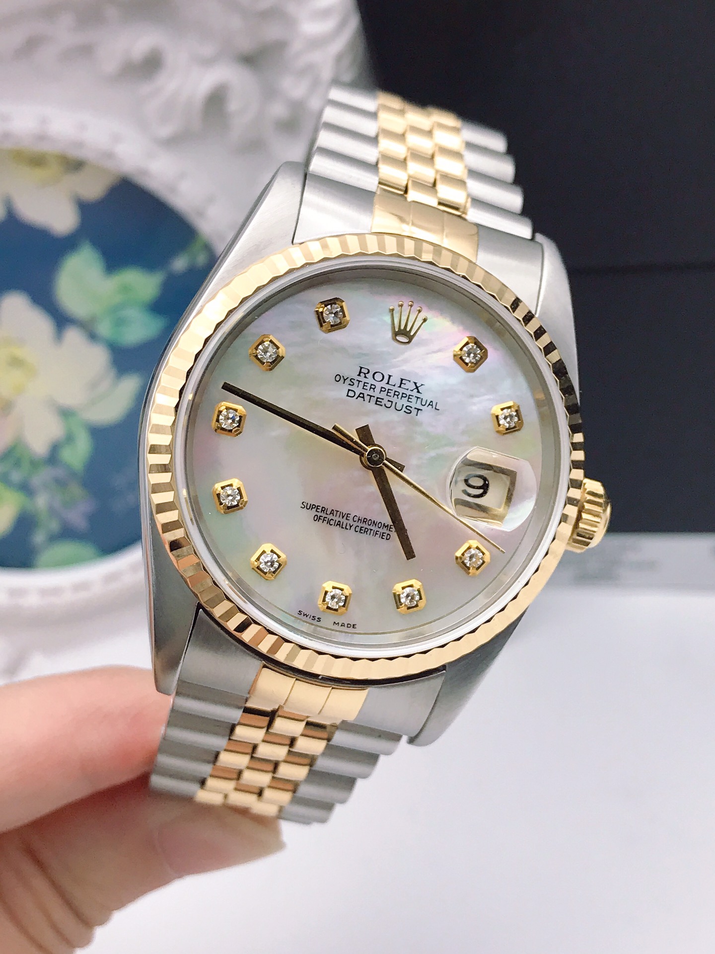 二手95新劳力士16233镶钻18k间金机械手表价格,值多少钱?