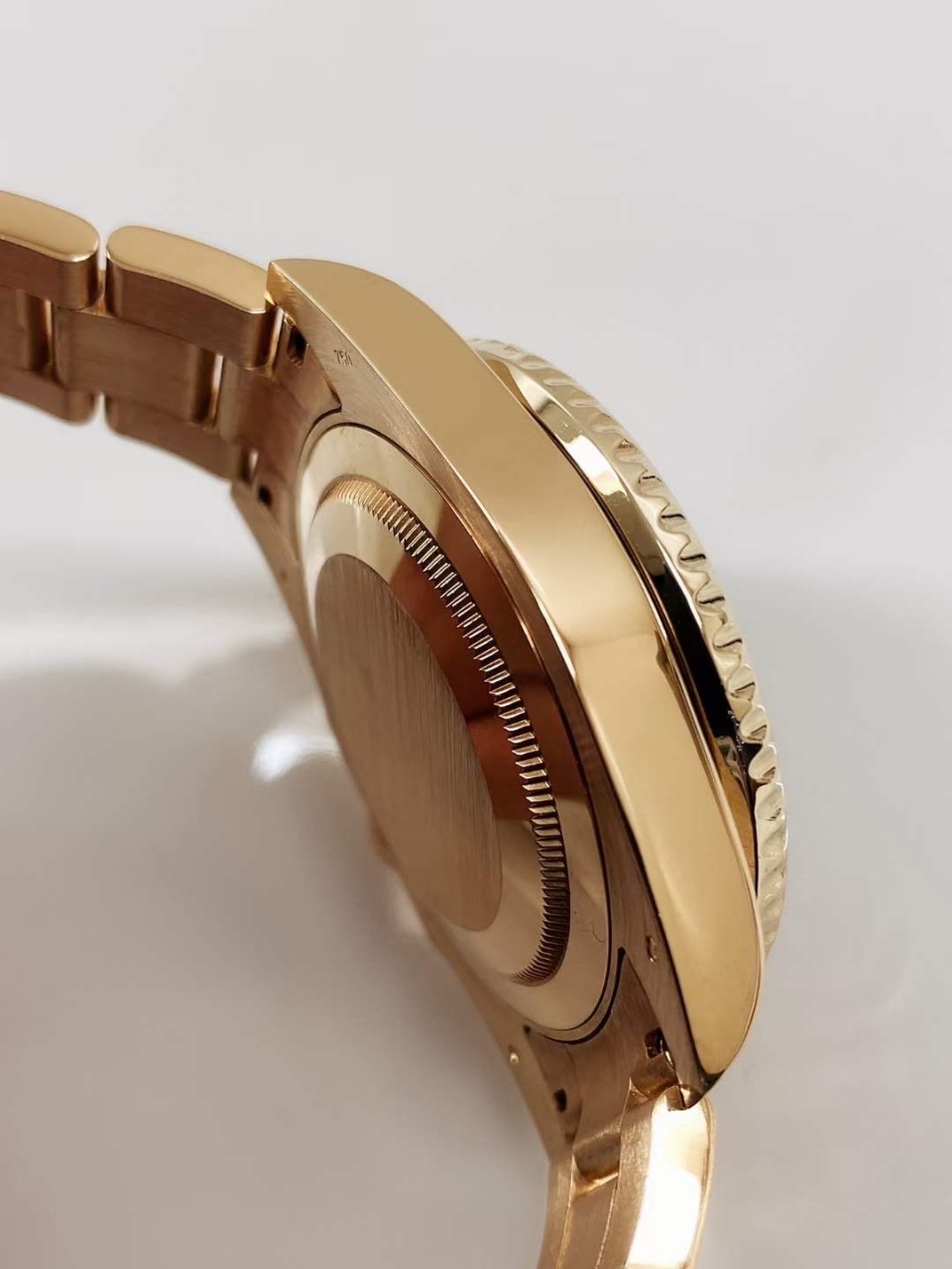 二手95新劳力士116718手表价格,值多少钱?