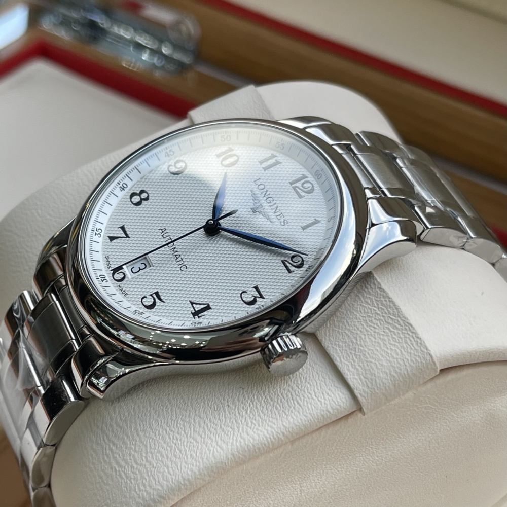 二手95新浪琴l2.628.4.78.6手表价格,值多少钱?