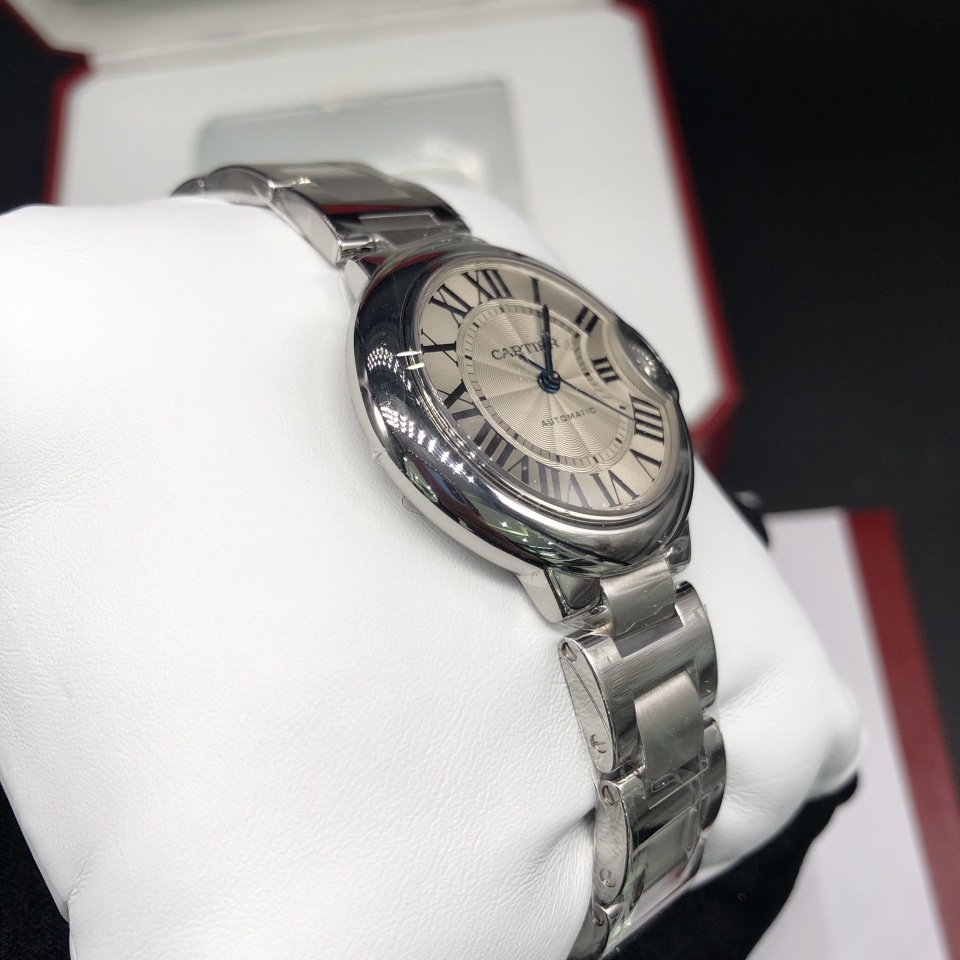 二手95新卡地亚手表价格,值多少钱?