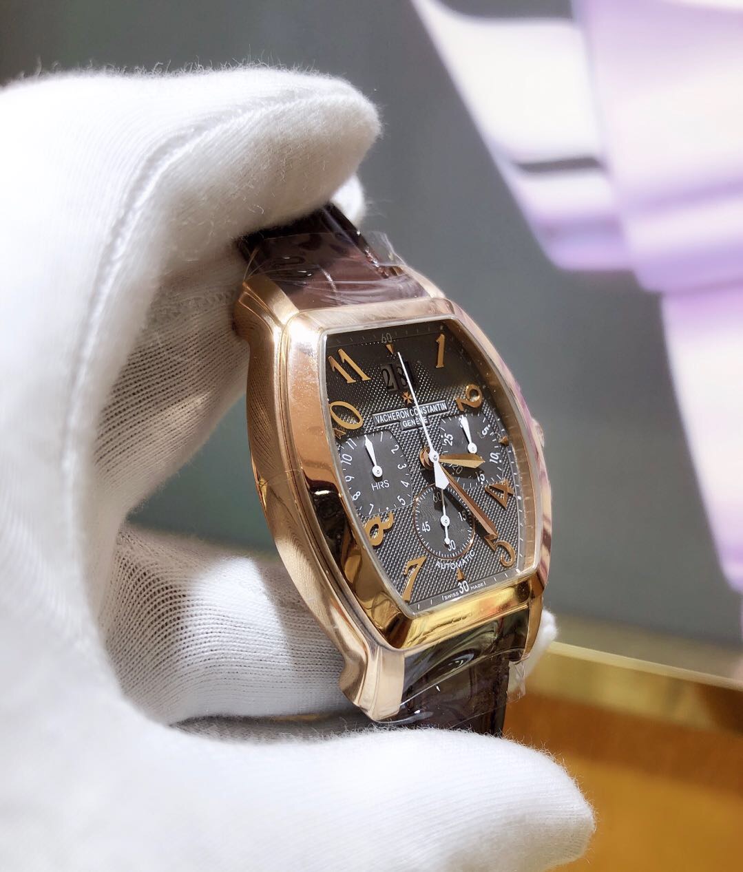 二手90新江诗丹顿49145手表价格,值多少钱?