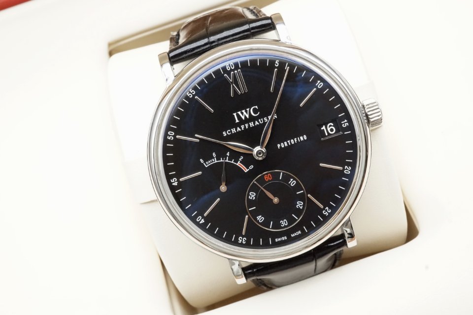 二手95新万国iw510102手表价格,值多少钱?