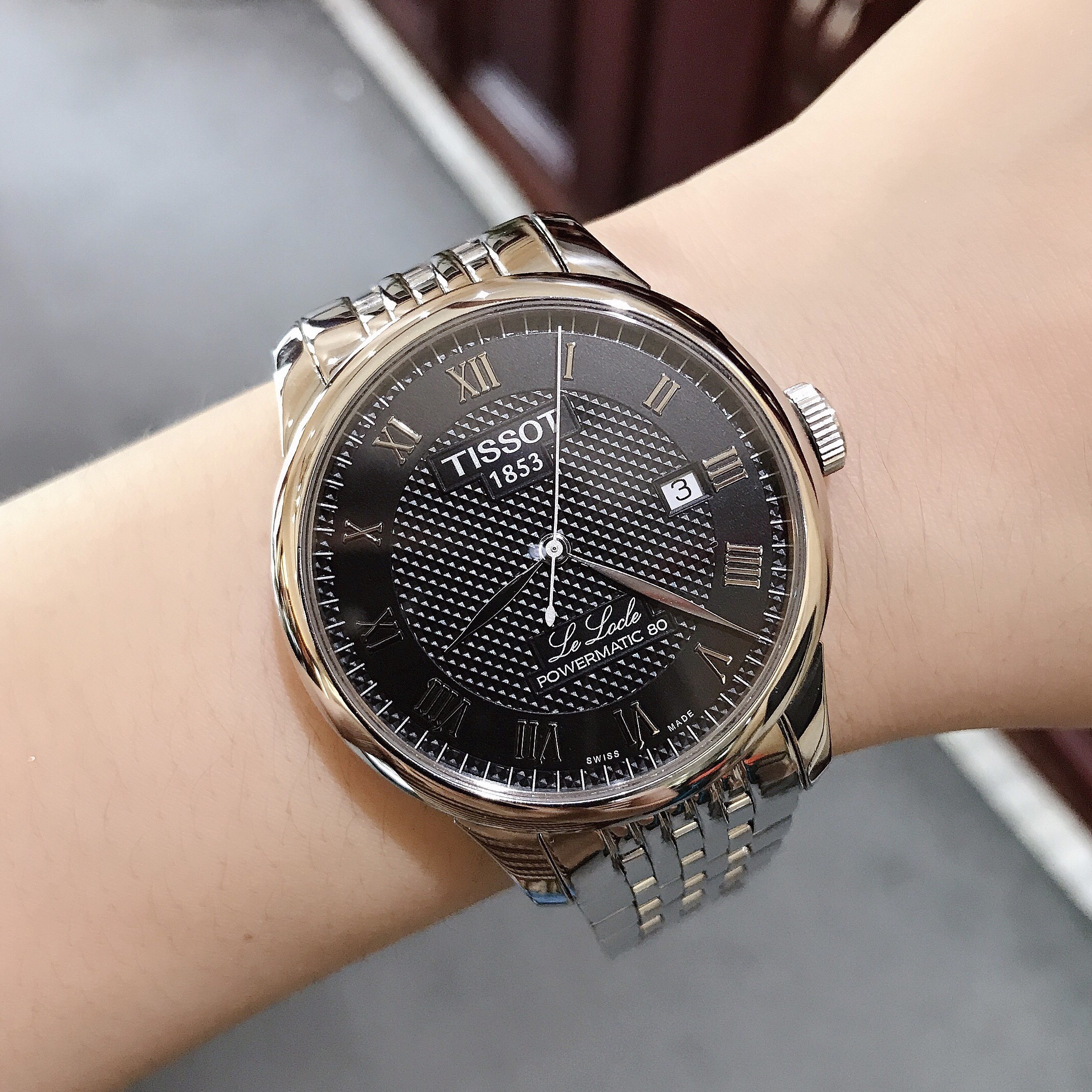 二手95新天梭t006.407.11.053.00手表价格,值多少钱?