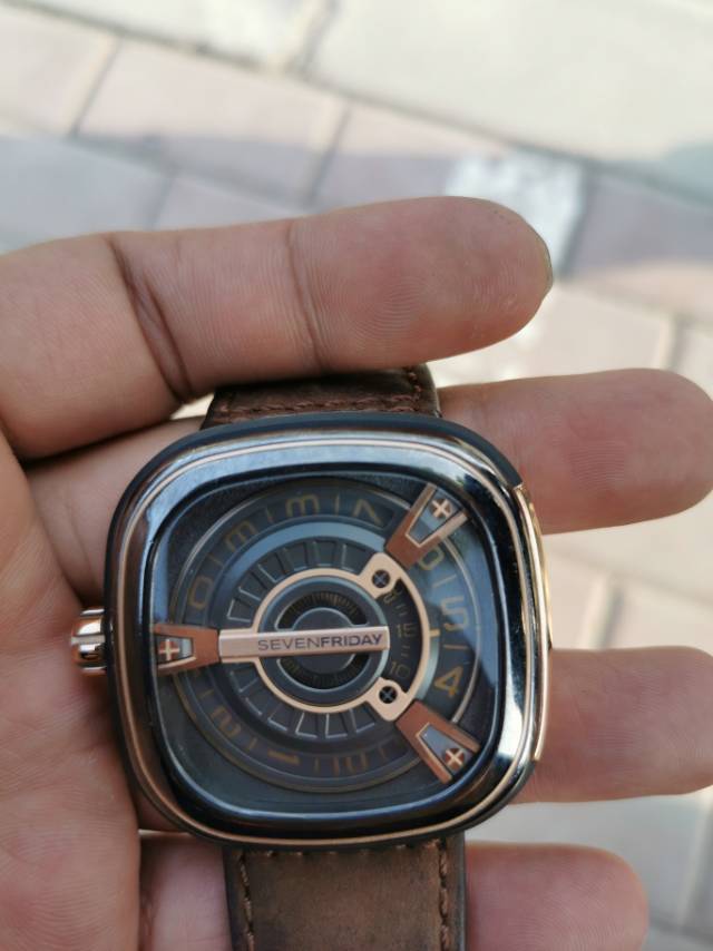 二手95新sevenfridaym2/02手表价格,值多少钱?