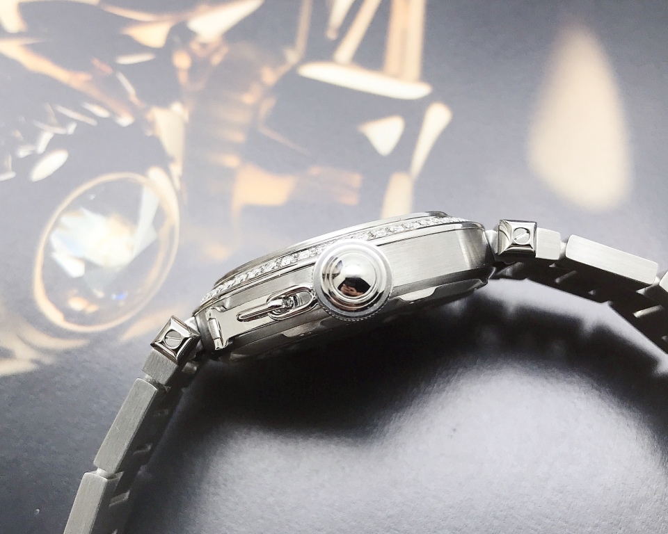 二手95新卡地亚2324手表价格,值多少钱?