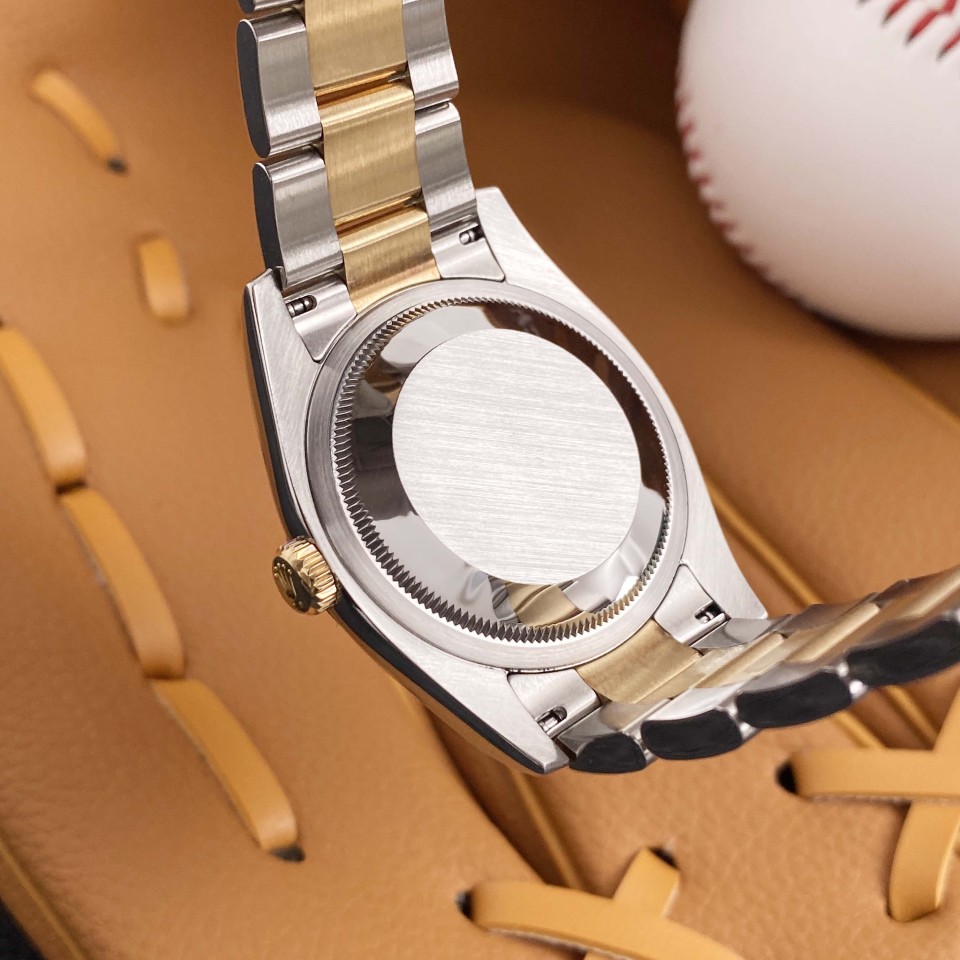 二手95新劳力士116203白贝母盘镶钻手表价格,值多少钱?